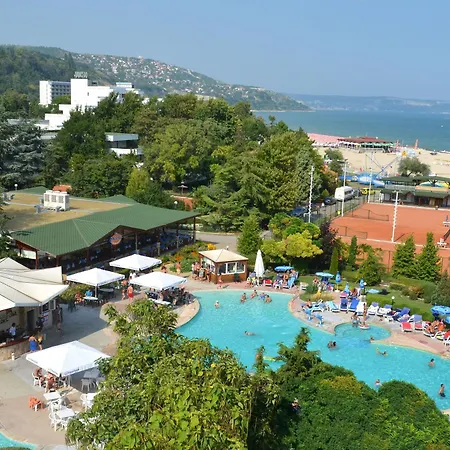 Malibu 4* אלבנה